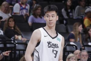 国王发布夏联赌城名单：阿卡夫与卡拉班入选，郭昊文不在其中