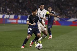 本田圭佑：对久保建英的伤势感到忧虑，若其缺席伊东纯也或成首发
