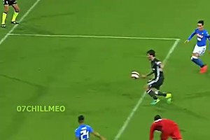 本能还是灵机一动？当球员化身守门员的极限时刻！