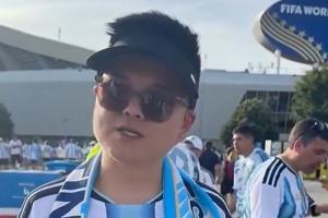 直播吧现场报道|小吧在阿根廷比赛场地外偶遇资深吧友,倾听他的故事分享