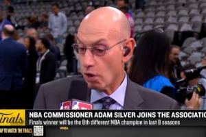 萧华表示：未来8年内，将有8支不同的球队赢得冠军，这标志着NBA篮球的新纪元！